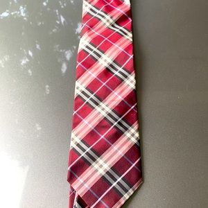 CLASSIC BURBERRY 100% SILK MADE IN ITALY